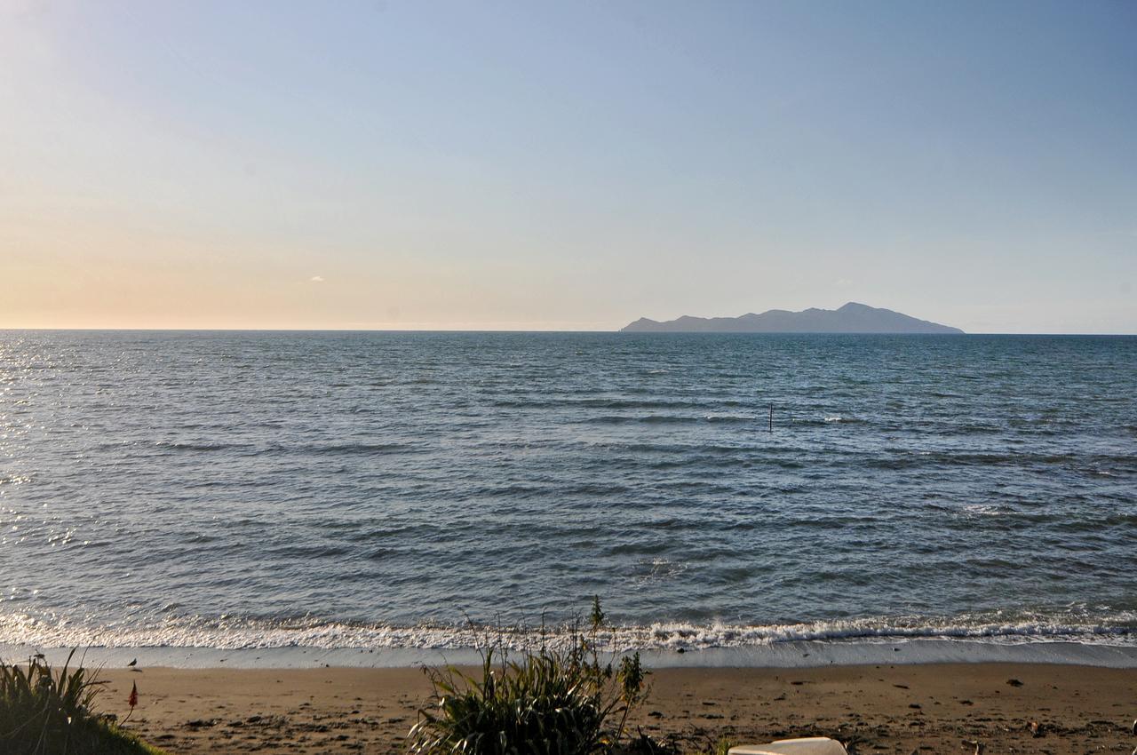 Kapiti Waves Beach Retreat Pukerua Bay Exterior foto